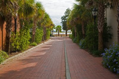Alley leading to the waterfront