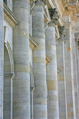 Reichstag columns