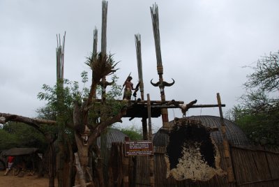 THE SECURETY AT THE ENTRANCE OF THE CRAAL