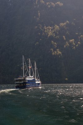 MV Fiordland Navigator, Doubtful Sound