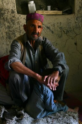 Hiding Under Dad's Arms, Wakhan Corridor, Afghanistan