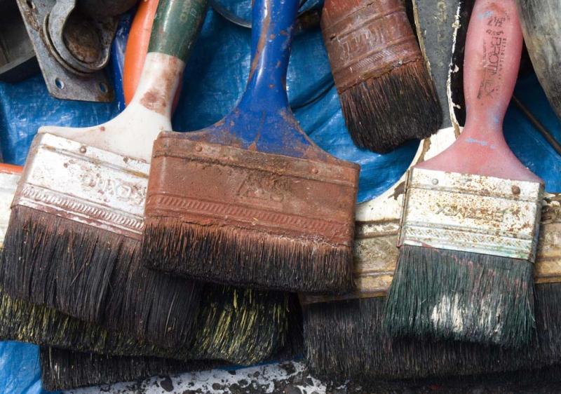 Used Paint Brushes in the Market