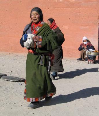 tibetan woman.jpg