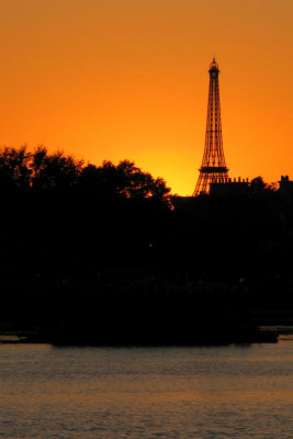 Sunset over the Eiffel Tower
