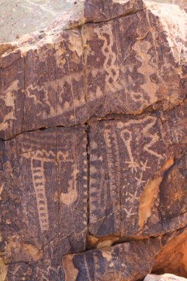 Petroglyphs in Utah-4447.jpg