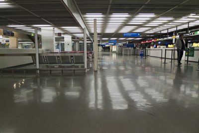 O AEROPORTO MORTO (THE DEAD AIRPORT)