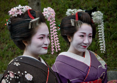 Two Maiko (apprentice geisha)