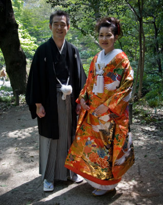 Wedding Couple in Hama-rikyu Gardens