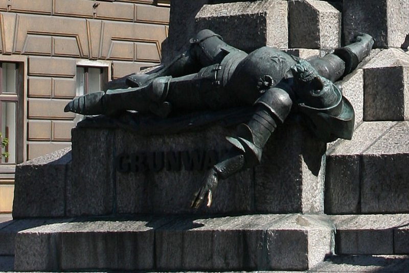 Lying Knight
