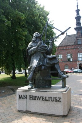 Statue of Jan Heweliusz