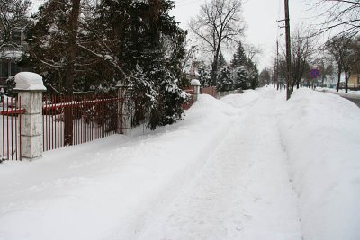 Footpath under snow