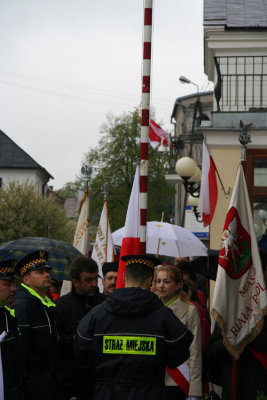 Pull in of flag on mast