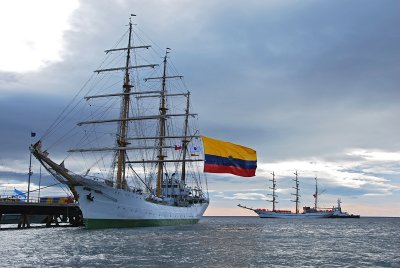 Veleros Gloria de Colombia y Guayas de Ecuador