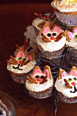 Kitty cat cupcakes