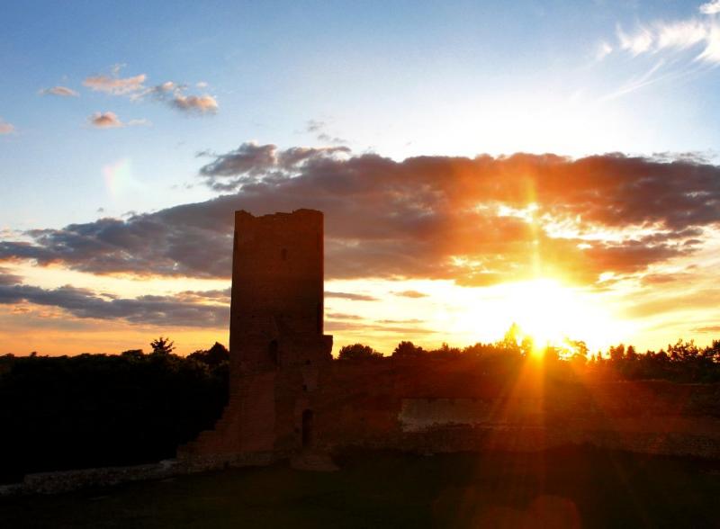 Light Over The Castle