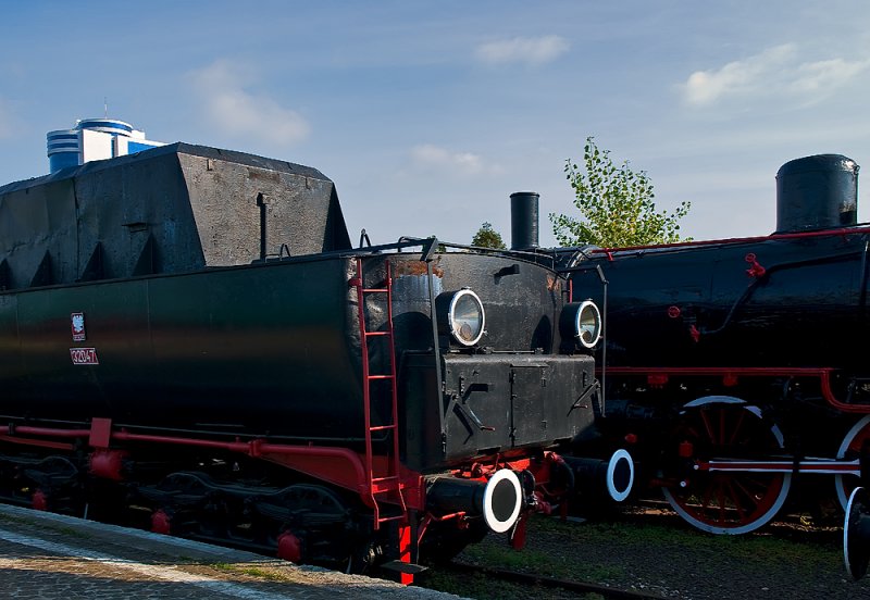 Tender  32D47