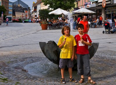 Wiktor & Tomek, Cousins