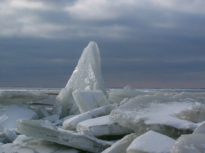 drift-ice piling up - kruiend ijs