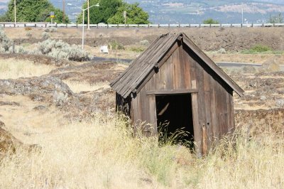 Small out-building.JPG