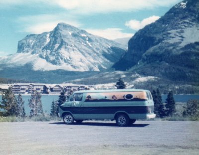1976 Dodge Maxi Van.jpg