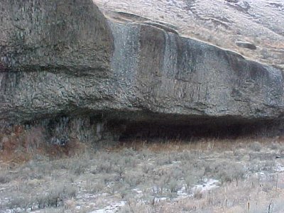 Cave along hiway between Condon & Fossil
