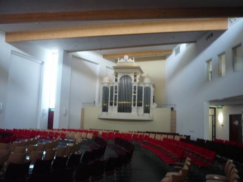 Leeuwarden, geref kerk vrijgem De Morgenster interieur 1 [004], 2008.jpg