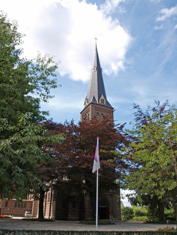Aarlanderveen, RK kerk, 2008.jpg