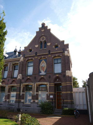 Roelofarendsveen, RK Petrus Banden pastorie, 2008.jpg