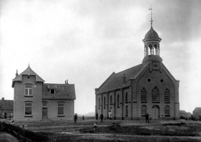 Overdinkel, NH kerk en pastorie 2, 1909.jpg