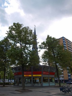 Haarlem, RK spits voorm kerk aan het Spaarne (nu Rivieraplein), 2008.jpg
