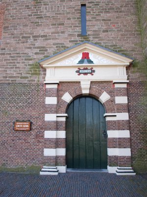 Rijnsburg, herv gem Grote Kerk entree, 2009.jpg