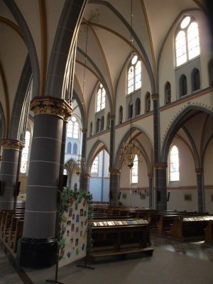 Wassenaar, RK st Willibrorduskerk interieur 2, 2009.jpg