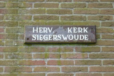 Siegerswoude, NH kerk naambord [004], 2009.jpg