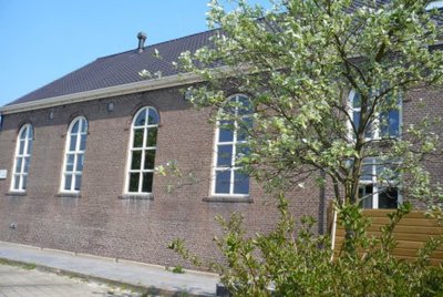 Koudum, geref kerk nu winkel zijkant [004],. 2009.jpg