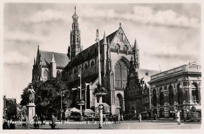 Haarlem, Grote Kerk, circa 1950.jpg