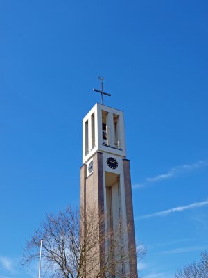 Bovenkarspel, RK st Martinuskerk toren 2, 2010.jpg