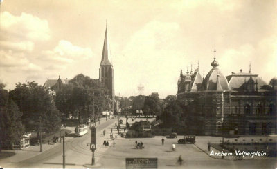 Arnhem, Velperplein met Kerk