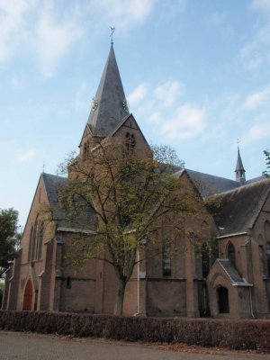 Boven Leeuwen, RK kerk, 2007