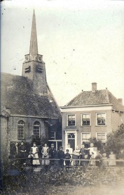 Cillaarshoek, NH kerk en pastorie, circa 1900