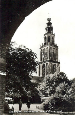 Groningen, Martinitoren vanuit Gardepoort, circa 1970