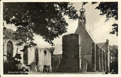 Bergen, Ruïne Kerk, circa 1939