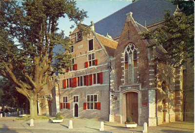Monnickendam, NH kerk en pastorie, circa 1970