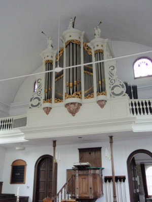 Baambrugge, NH kerk orgel en preekstoel, 2007