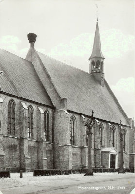 Molenaarsgraaf, NH kerk, circa 1970.jpg