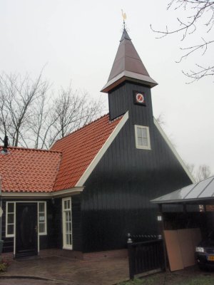 De Woude, kerkje, 2007