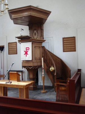 Elden, NH kerk preekstoel, 2008.jpg