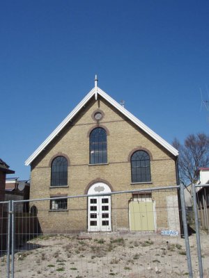 Oosterend, voormalige geref kerk, 2008.jpg