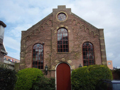 Sassenheim, voormalige geref kerk, 2008.jpg