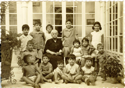 Abuela Maria y sus nietos - Marchena 1958