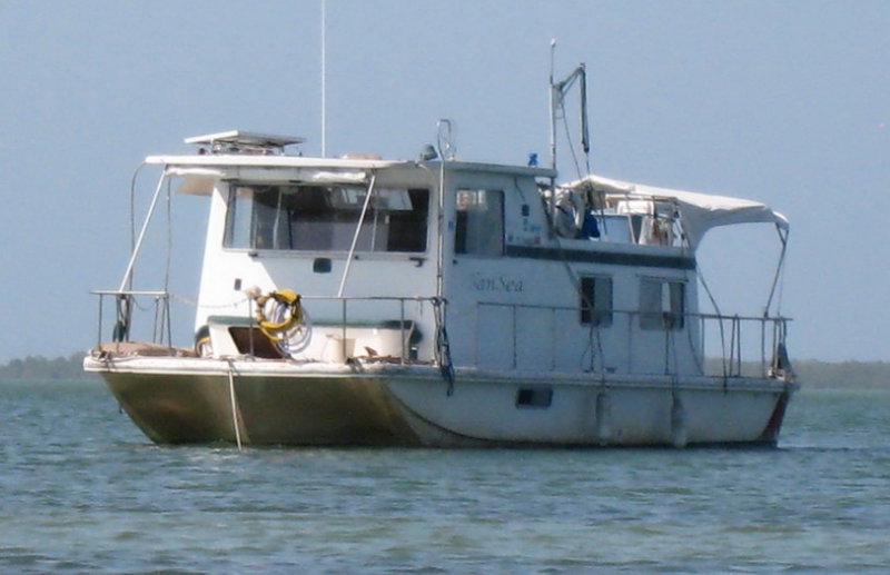 The NanSea, 30 ft houseboat, home for a week.